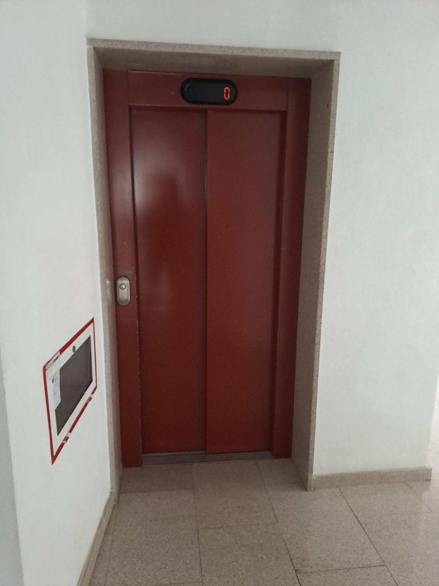 First Floor Close Macarena Church Sewilla Zewnętrze zdjęcie